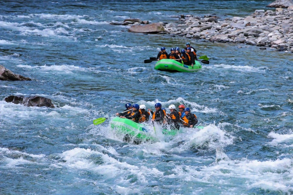 2023-WHITEWATER RAFTING-08