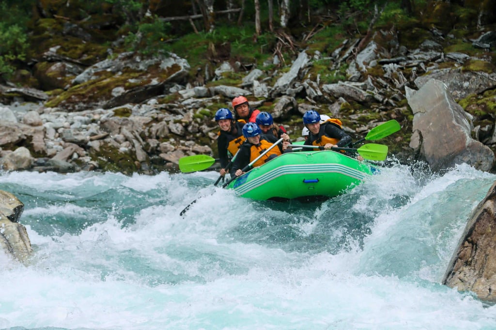 2024-Whitewater Rafting-05