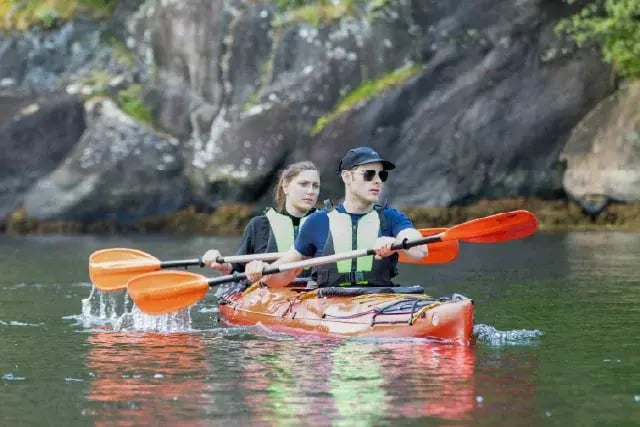 Fjord-kayaking-hardangerfjord-outdoor-norway-voss (5)