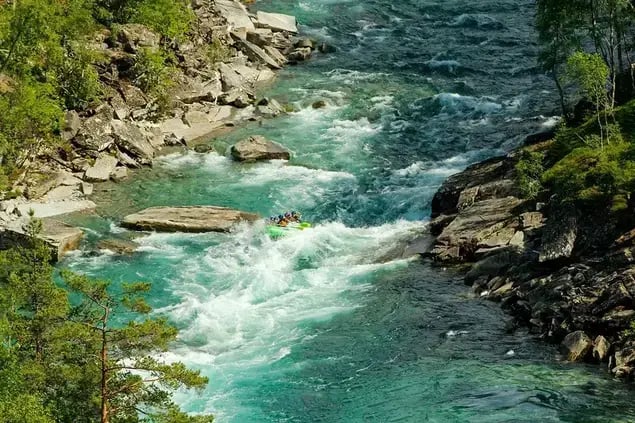 2023 - RAFTING EN AGUAS BRAVAS