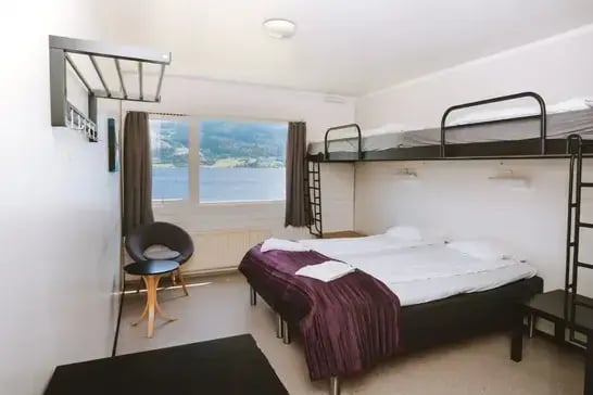 RoomlakeviewLG-1024x683-1
