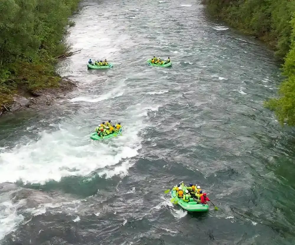 Whitewater rafting 