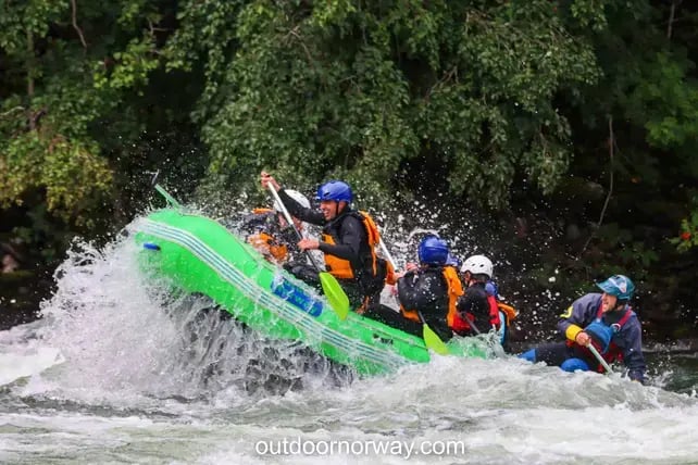 2023-FAMILY RAFTING-01